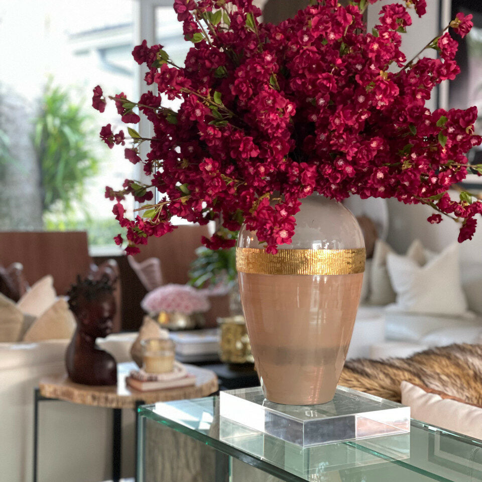 Vase Déesse avec Fleurs de Cerisier Bordeaux