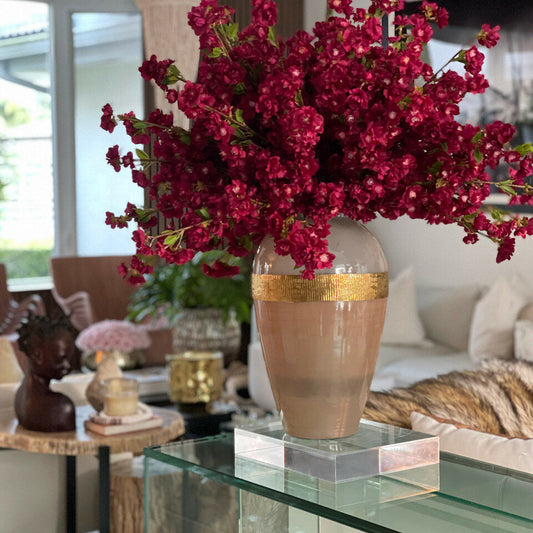 Vase Déesse avec Fleurs de Cerisier Bordeaux