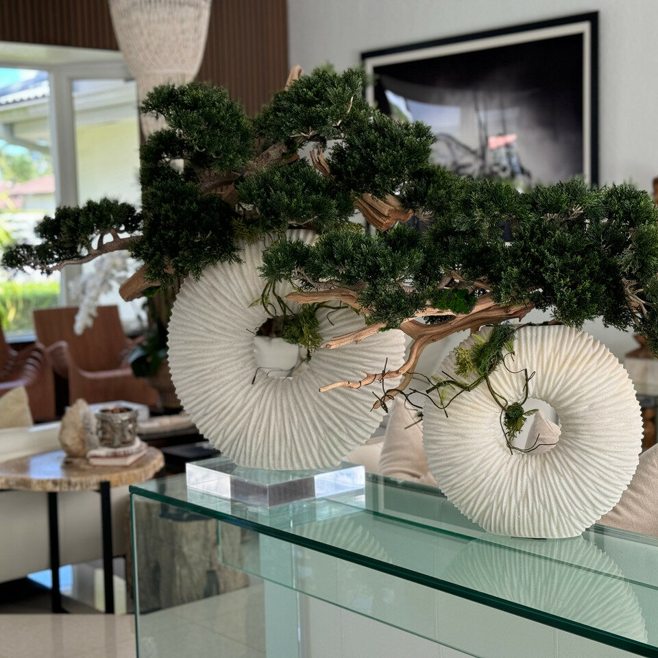 Vase Eternity grand avec bonsaï suspendu et bois flottant