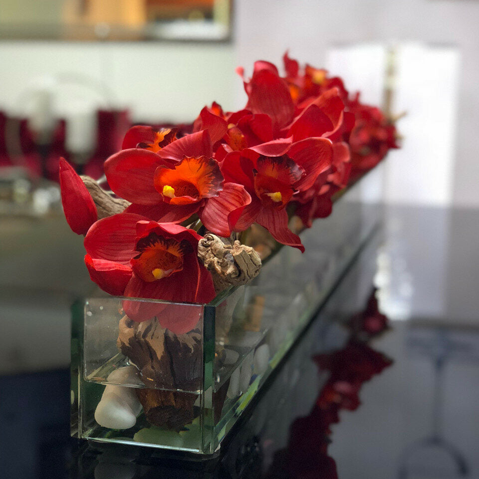 Vase en verre Casa Moderna avec cymbidiums rouges
