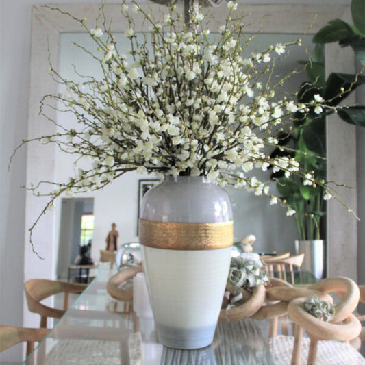 Vase Déesse avec Branches de Fleurs de Cerisier